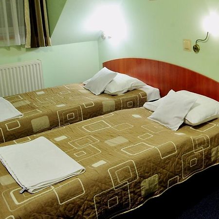 Hotel Zlote Deby وارسو المظهر الخارجي الصورة