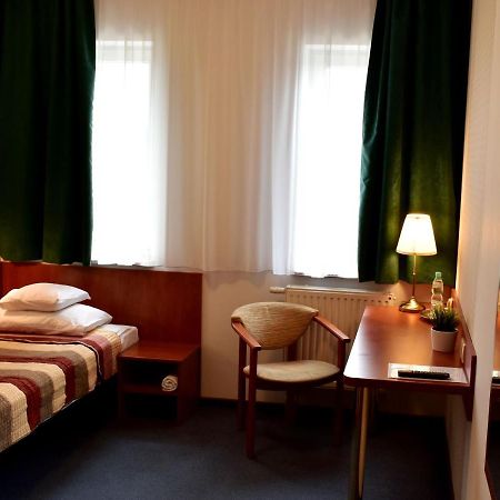 Hotel Zlote Deby وارسو المظهر الخارجي الصورة