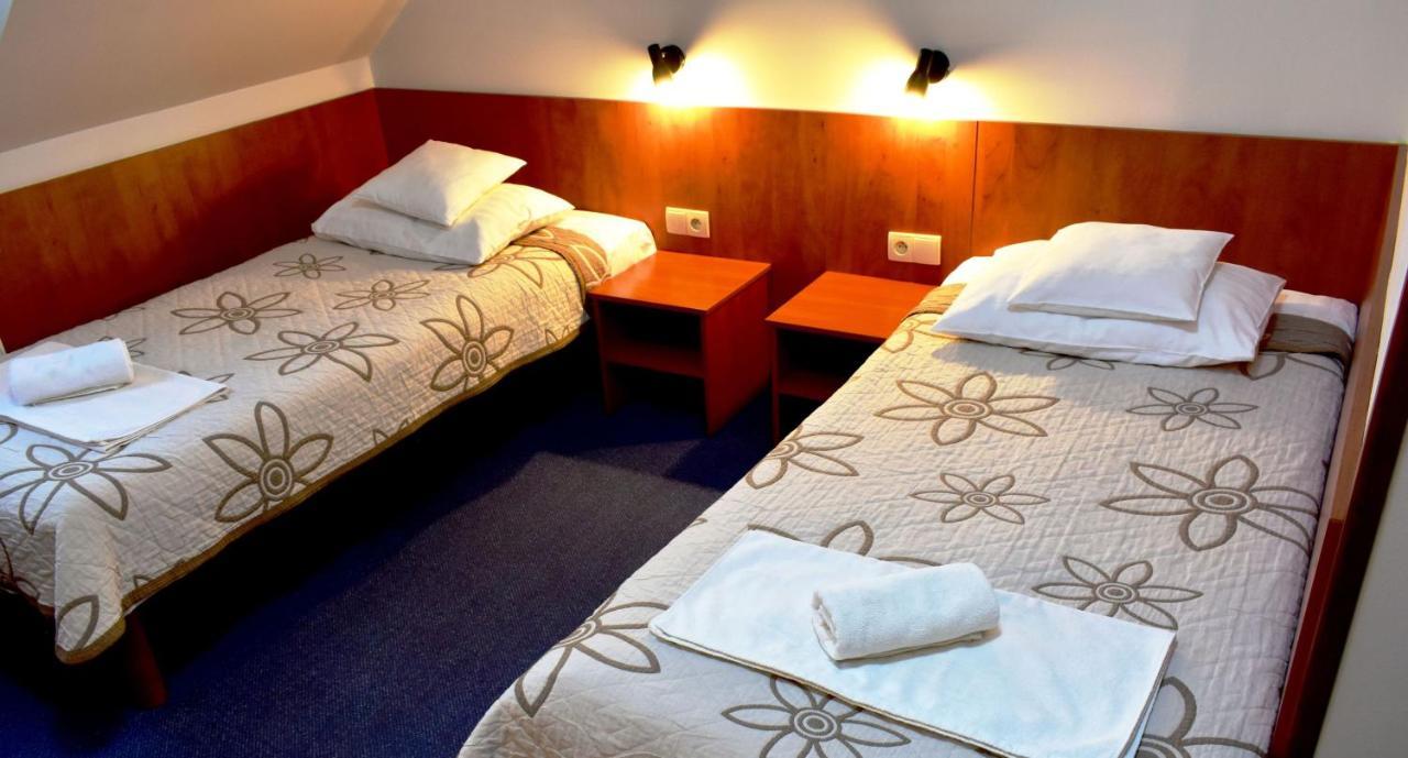 Hotel Zlote Deby وارسو المظهر الخارجي الصورة