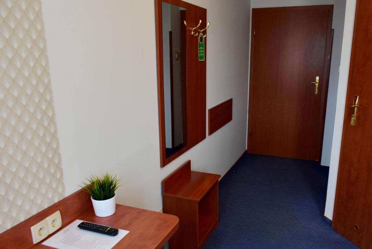 Hotel Zlote Deby وارسو المظهر الخارجي الصورة