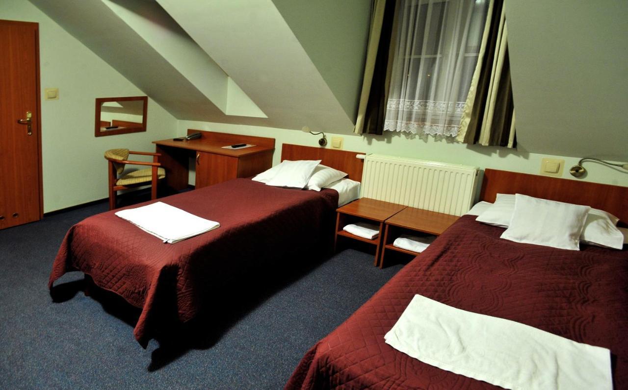 Hotel Zlote Deby وارسو المظهر الخارجي الصورة