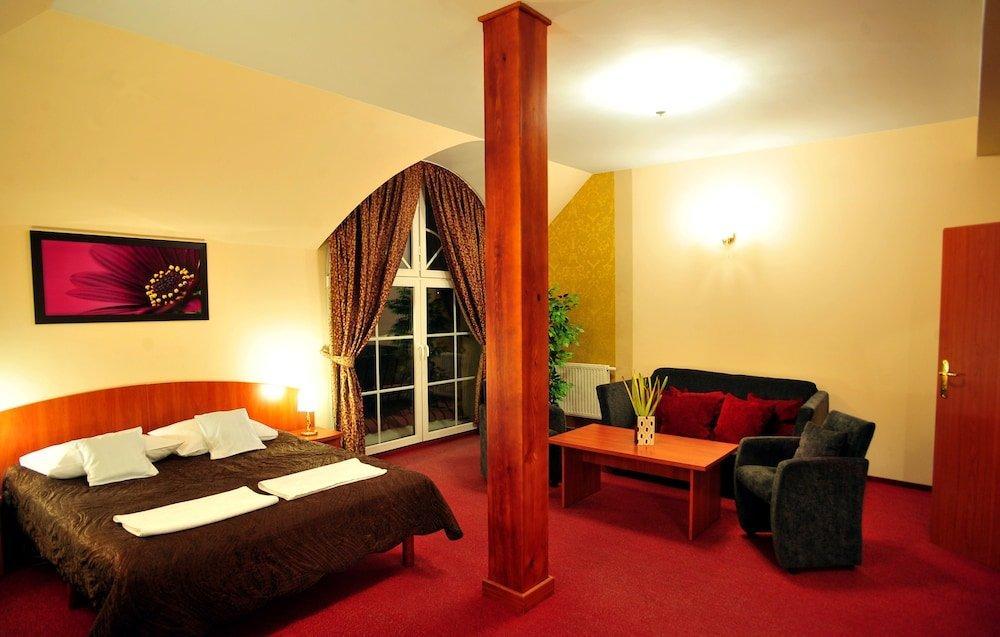 Hotel Zlote Deby وارسو المظهر الخارجي الصورة