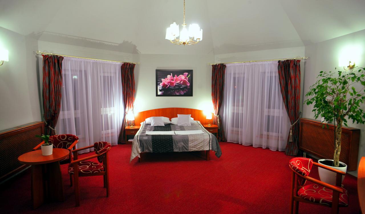Hotel Zlote Deby وارسو المظهر الخارجي الصورة