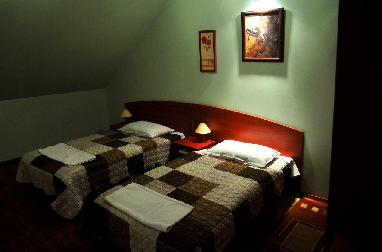Hotel Zlote Deby وارسو المظهر الخارجي الصورة