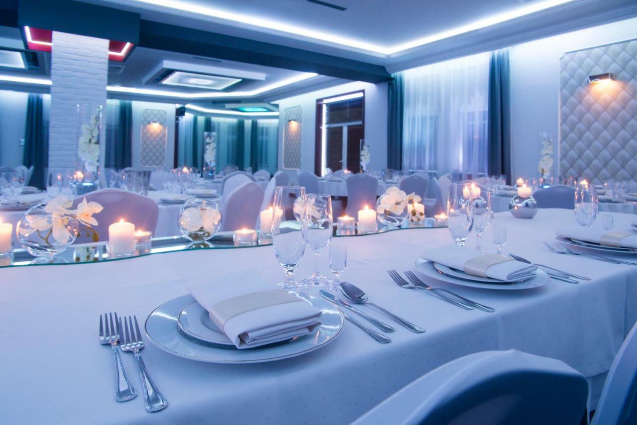 Hotel Zlote Deby وارسو المظهر الخارجي الصورة