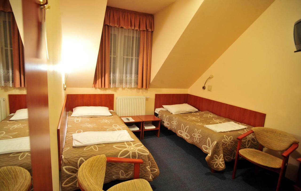 Hotel Zlote Deby وارسو المظهر الخارجي الصورة