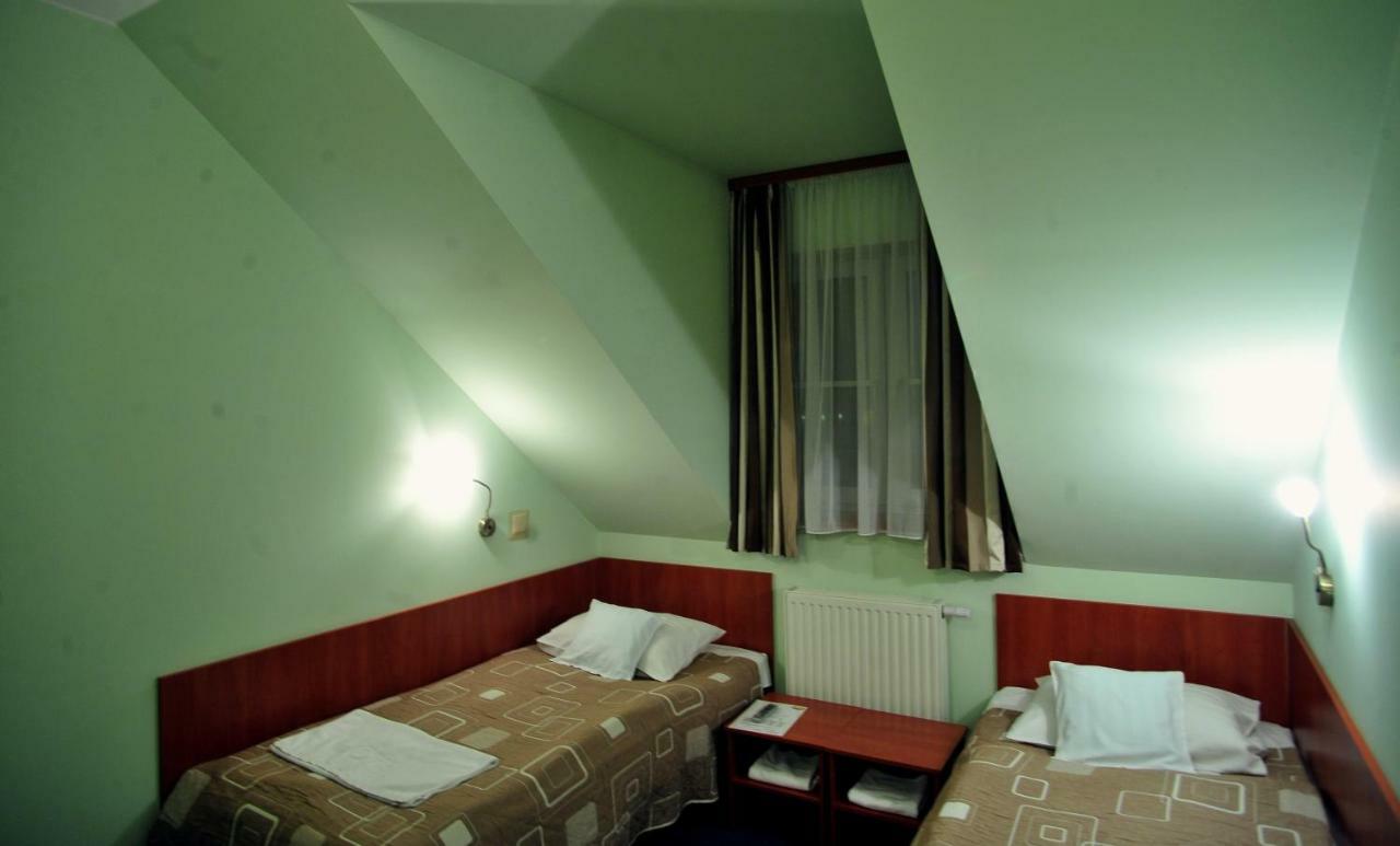 Hotel Zlote Deby وارسو المظهر الخارجي الصورة