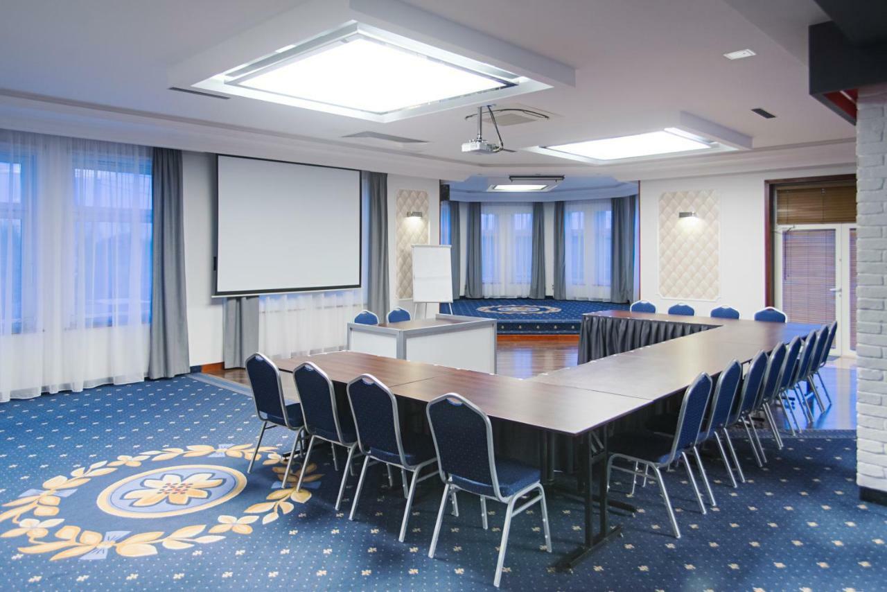 Hotel Zlote Deby وارسو المظهر الخارجي الصورة